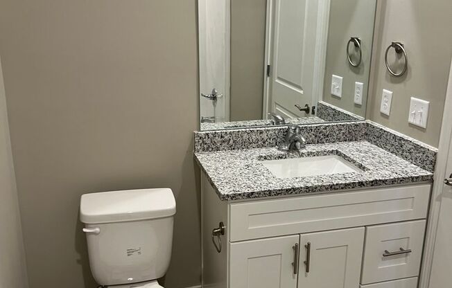 2 beds, 2 baths, 979 sqft, $1,130, Unit 911