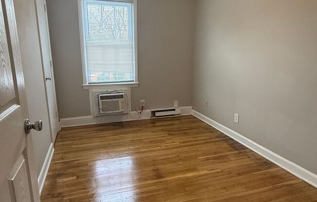 4 beds, 2 baths, 1,330 sqft, $1,495, Unit 315-2