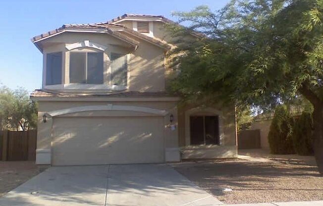 Great 3 Bedroom plus den/office and Loft in Gilbert for rent.
