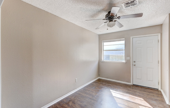 Discover Your New Home: 2-Bedroom Duplex Now Available in Edmond, OK!