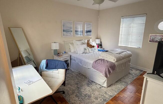 2 beds, 1 bath, $2,100, Unit 1026 - A