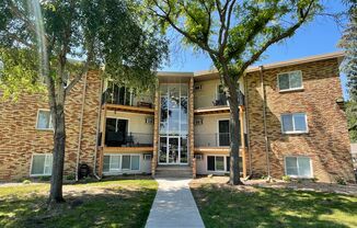 2 beds, 1 bath, $1,299, Unit #4