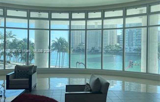 2 beds, 2 baths, 1,006 sqft, $4,000, Unit 300 S Biscayne Blvd unit T-2414
