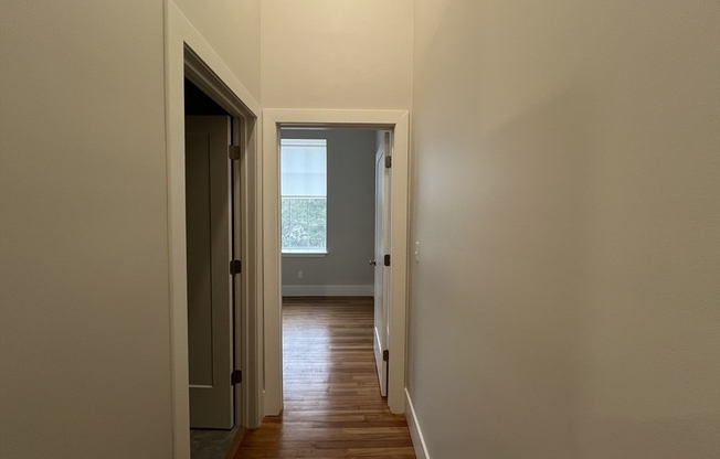 1 bed, 1 bath, 525 sqft, $1,550, Unit 33