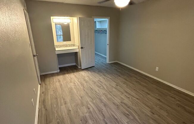 2 beds, 1 bath, 1,000 sqft, $1,195, Unit 301