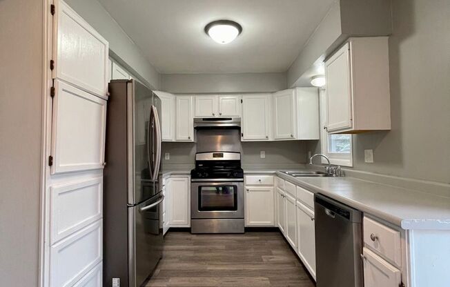 Spacious 5 Bedroom 2 Bathroom Home in New Hope!