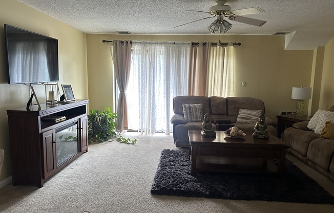 2 beds, 2 baths, 1,280 sqft, $2,800, Unit 201