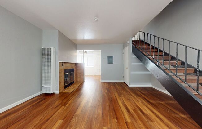 2 beds, 1 bath, 750 sqft, $2,450, Unit 620-6