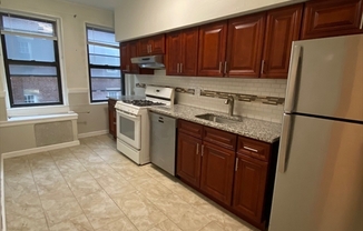 3 beds, 1 bath, 960 sqft, $3,100, Unit 8