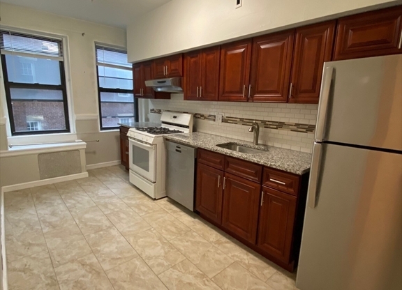 2003 Commonwealth Ave