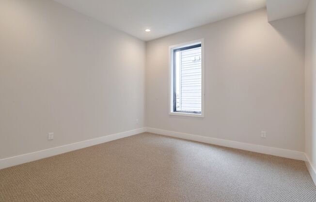 1 bed, 1 bath, 557 sqft, $1,925, Unit 203