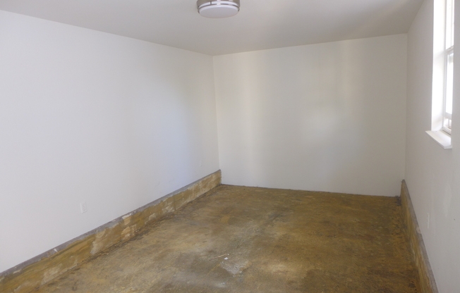 2 beds, 1 bath, $2,900