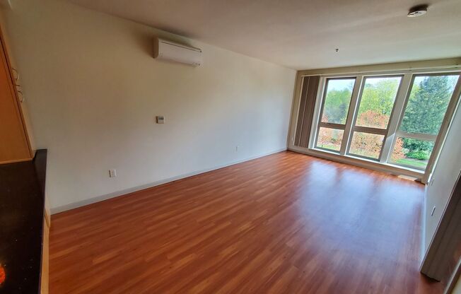(863) The Jax 118 - 1 Bed + "Bonus/Den" / 1 Bath