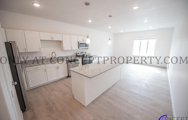 2 beds, 2.5 baths, 1,415 sqft, $1,925, Unit 648