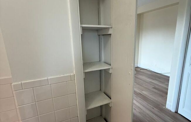 2 beds, 2 baths, 1,772 sqft, $2,200, Unit Old King Edward 61