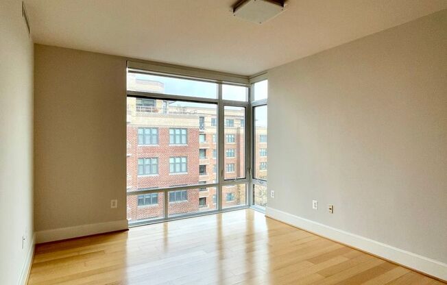 2 beds, 1 bath, $4,350, Unit 809