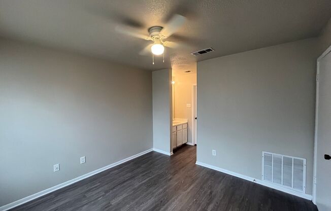 1 bed, 1 bath, $895, Unit # 2