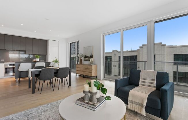 The Vista - 2 bed/2.5 bath Pearl District Condo w/parking/storage/concierge/most utilities/amenities