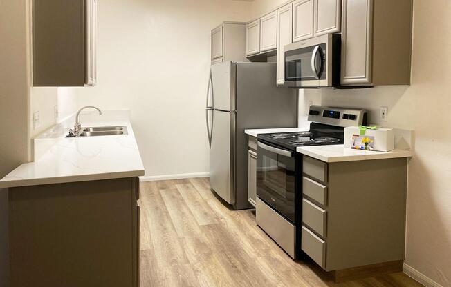 3 beds, 2 baths, 1,213 sqft, $1,900