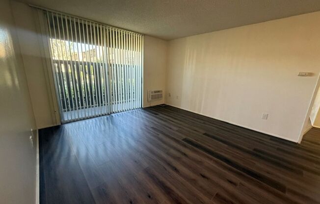 1 bed, 1 bath, 716 sqft, $2,150, Unit J004