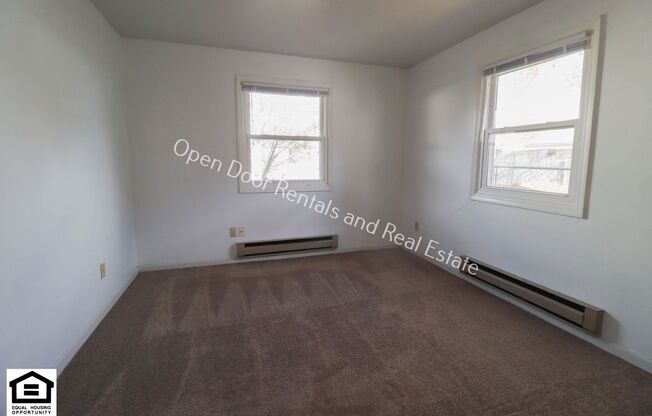 3 beds, 1 bath, $1,300