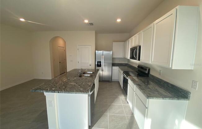2906 SUNCOAST PLNS DR