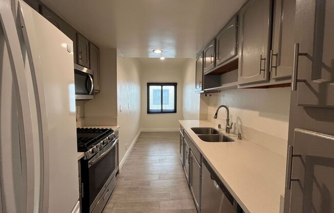 MOVE-IN READY, upgraded 3+3 w/bonus room!