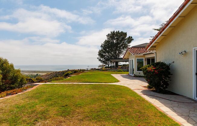 Stunning Views Over Cardiff - Charming Single Family Home