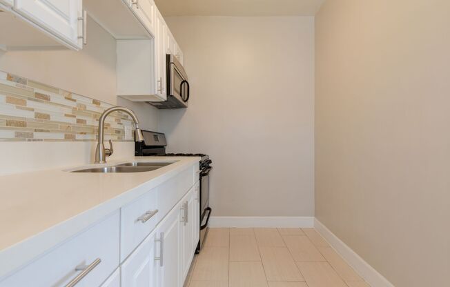 1 bed, 1 bath, 650 sqft, $1,695, Unit 201