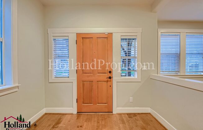 Gorgeous 4-Bedroom Home Near Nike & Intel – Prime Location & Natural Light!