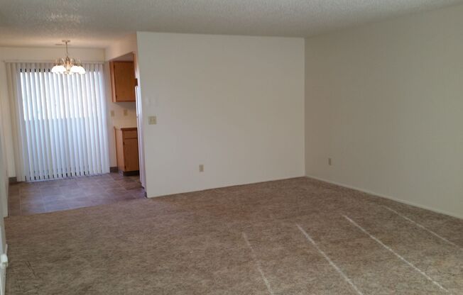 2 beds, 1 bath, 907 sqft, $1,150, Unit A204