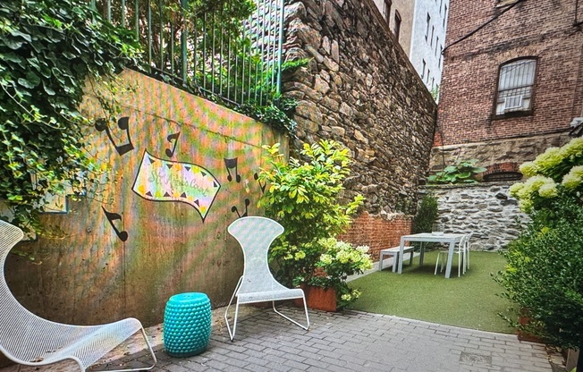 48 W 138 ST
