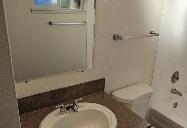 2 beds, 2 baths, 900 sqft, $1,525, Unit #24