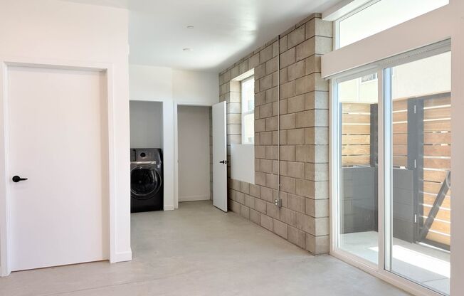 Studio, 1 bath, 285 sqft, $2,520, Unit 100