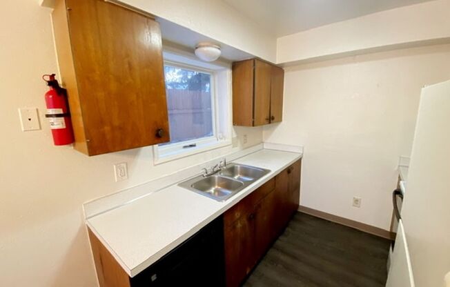 2 beds, 1 bath, $1,450, Unit 1