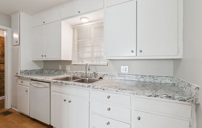 3 bed, 1 bath home in the Village