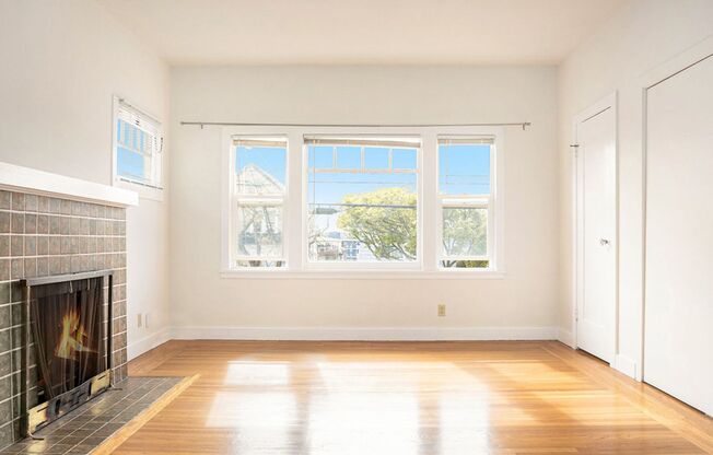 1 bed, 1 bath, $2,500, Unit 2151 Clinton Ave #C