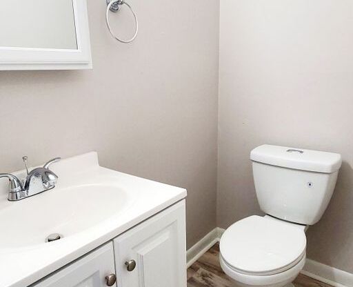 1 bed, 1.5 baths, $1,650, Unit 4-3B