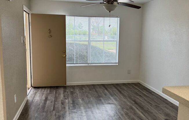 1 bed, 1 bath, 451 sqft, $1,050, Unit 413