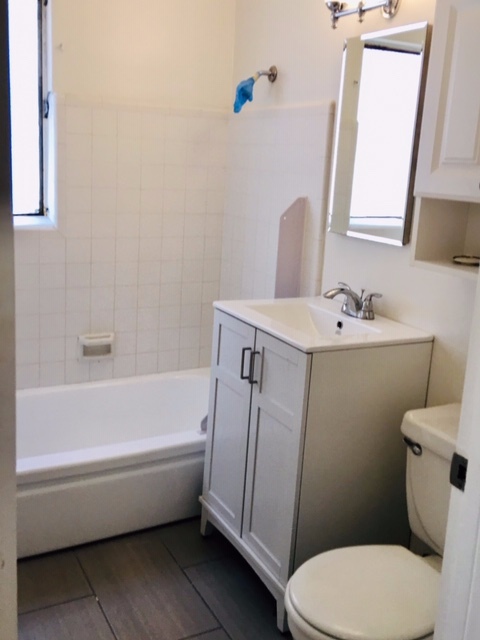 1 bed, 1 bath, $2,195, Unit 3876 Haines Street