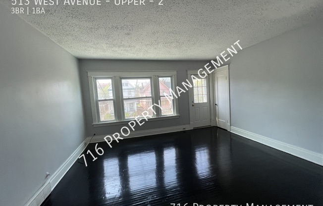 513 W AVE