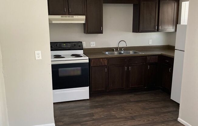 2 beds, 1 bath, 855 sqft, $850, Unit 2804-108