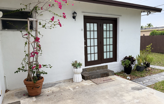 6432 SW 20 ST