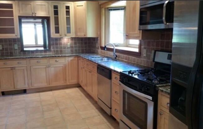 24 SUNSET HL RD