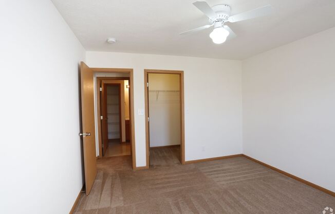 2 beds, 2 baths, 1,155 sqft, $1,400, Unit Apt 37