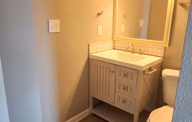 2 beds, 1 bath, 762 sqft, $1,145, Unit 3435