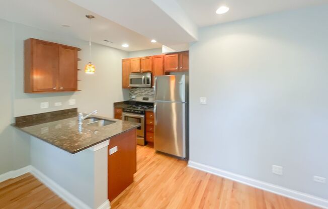 1 bed, 1 bath, 640 sqft, $2,375, Unit 1636-3