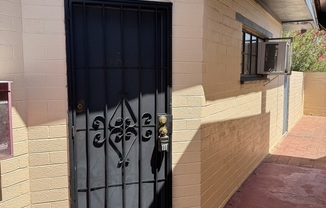 206 N ALVERNON