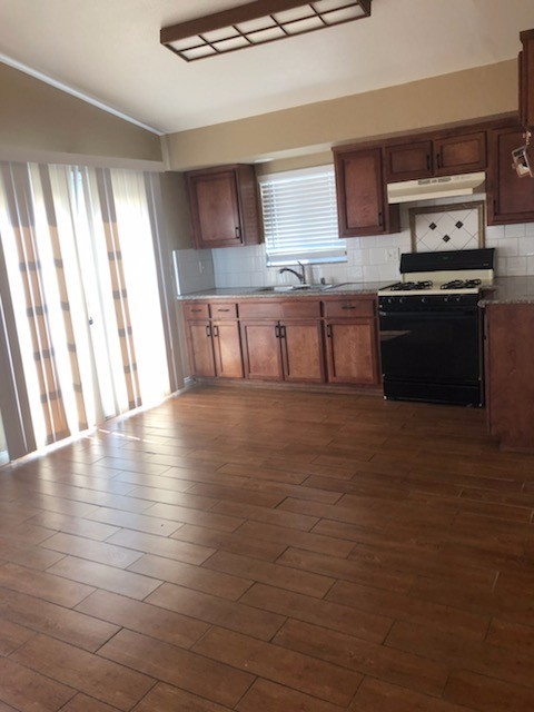 3 beds, 2 baths, $1,850