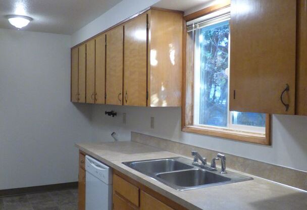 2 beds, 1 bath, 925 sqft, $1,695, Unit 1634